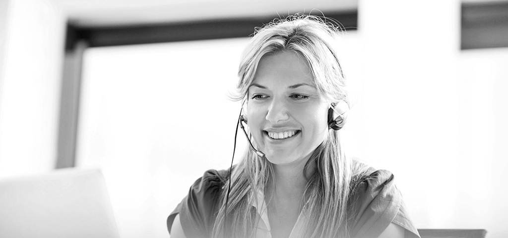 Frau mit Headset